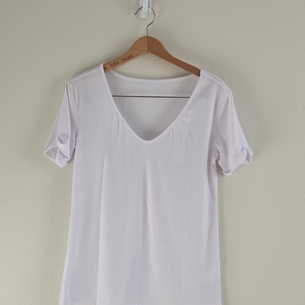 Women's White V-Neck Short Sleeve Top